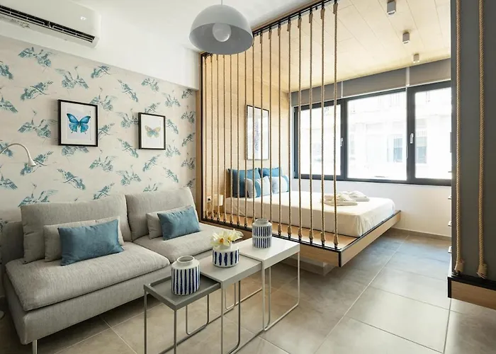 Innovative Urban Boho Studio In Ladadika